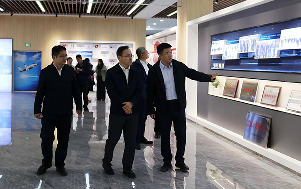 中國(guó)鋼研黨委副書(shū)記、總經(jīng)理高宏斌一行 到航產(chǎn)集團(tuán)調(diào)研